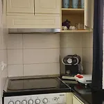 アパート Tulips Apartment-free Parking ティラナ
