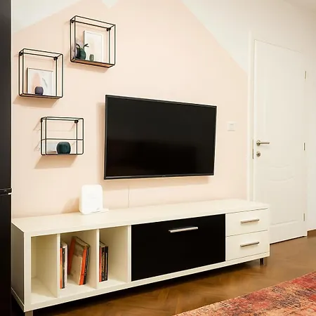 Tulips Apartment-free Parking Apartmán