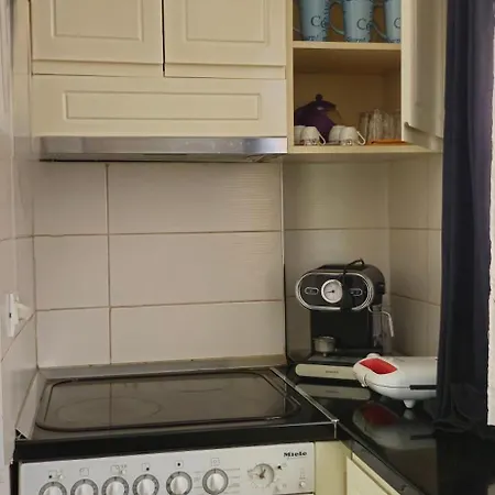 Appartement Tulips Apartment-free Parking Tirana