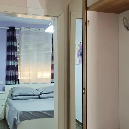 Tulips Apartment-free Parking * Tirana