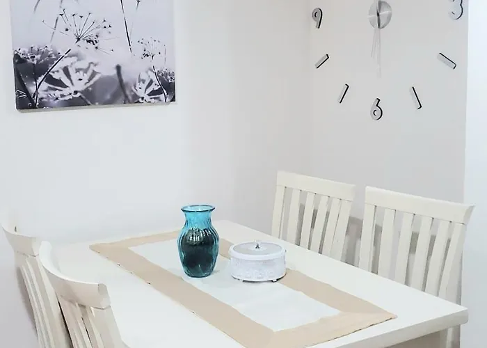 Lejlighed Tulips Apartment-free Parking Tirana