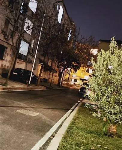 Tulips Apartment-free Parking Appartement Tirana